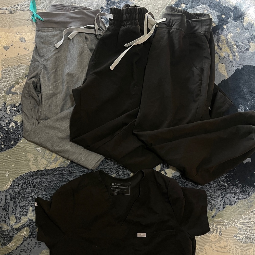 Black and Gray Scrub Figs Set Small